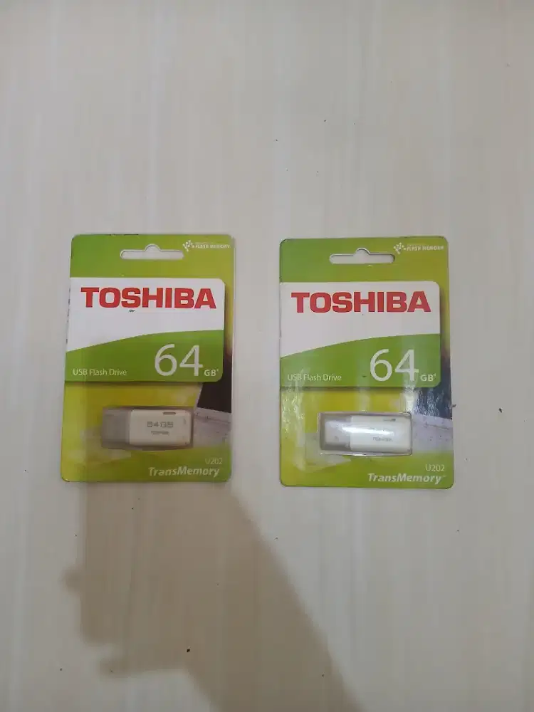 Flasdisk thosiba 64 gb