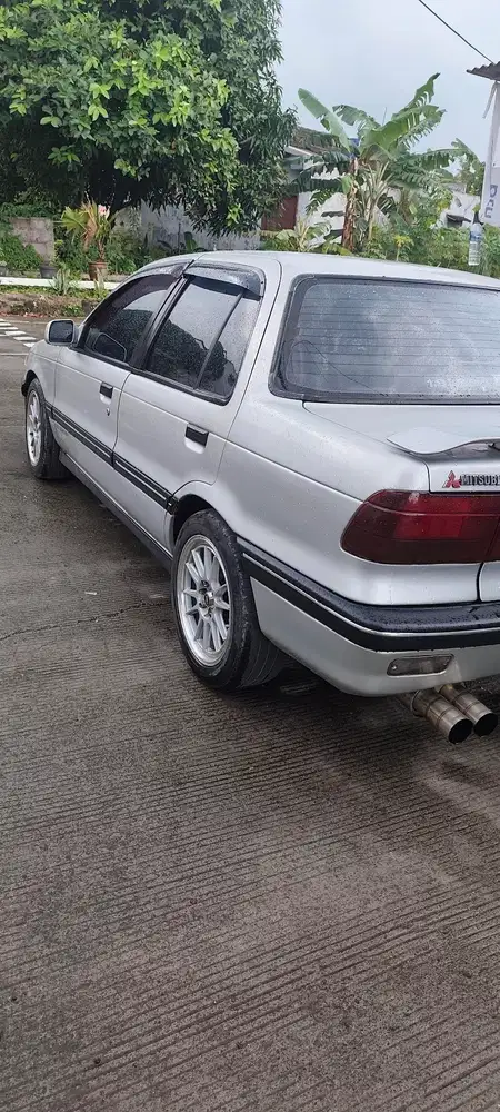 Mitsubishi Lancer 1991 Bensin