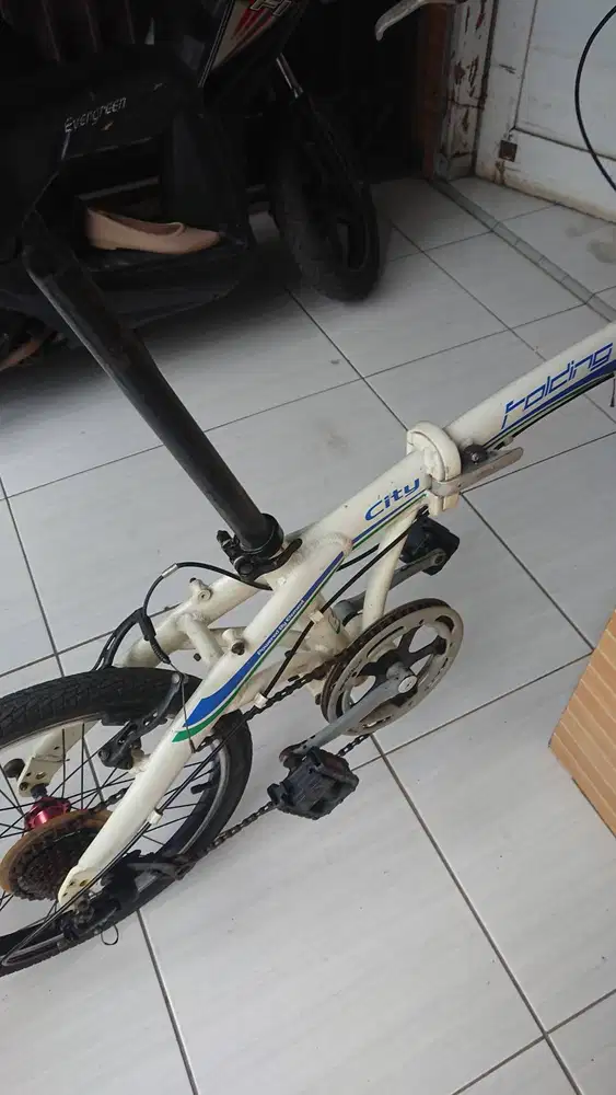 Sepeda lipat 20