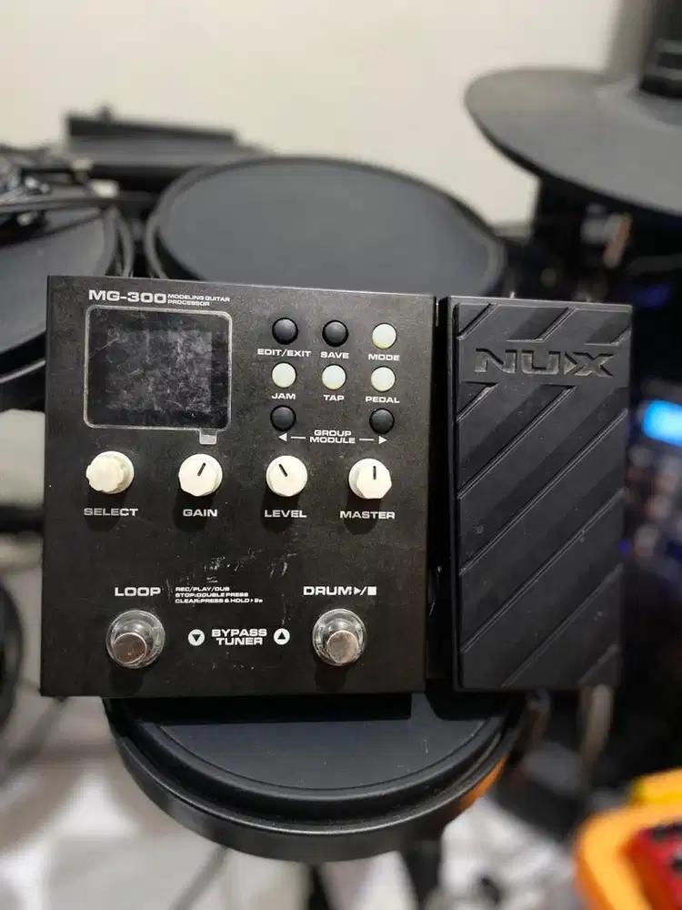 Efek gitar Nux MG300