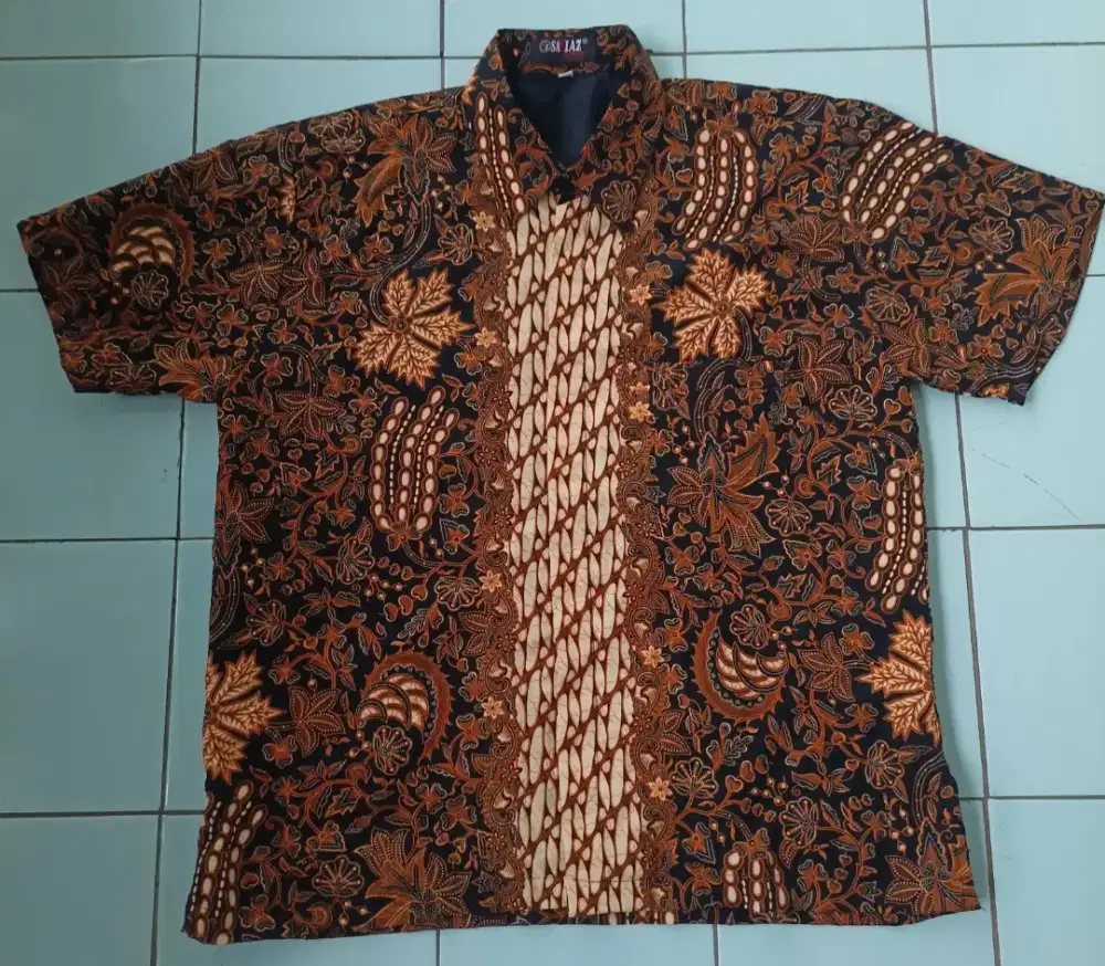 KEMEJA BATIK HALUS LENGAN PENDEK PRIA.