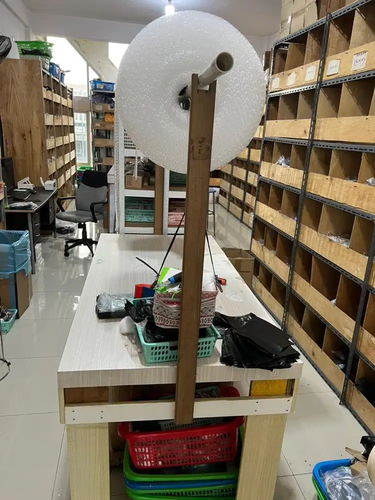 Dicari karyawan bagian packing online shop