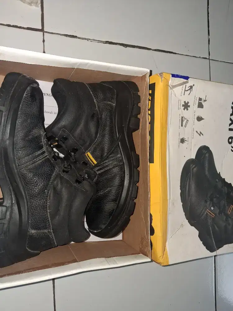 Sepatu safety shoes krisbow