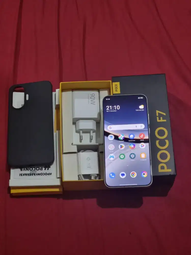 Jual HP bekas Poco F7 12/512 likenew bh 100% baru sebulanan