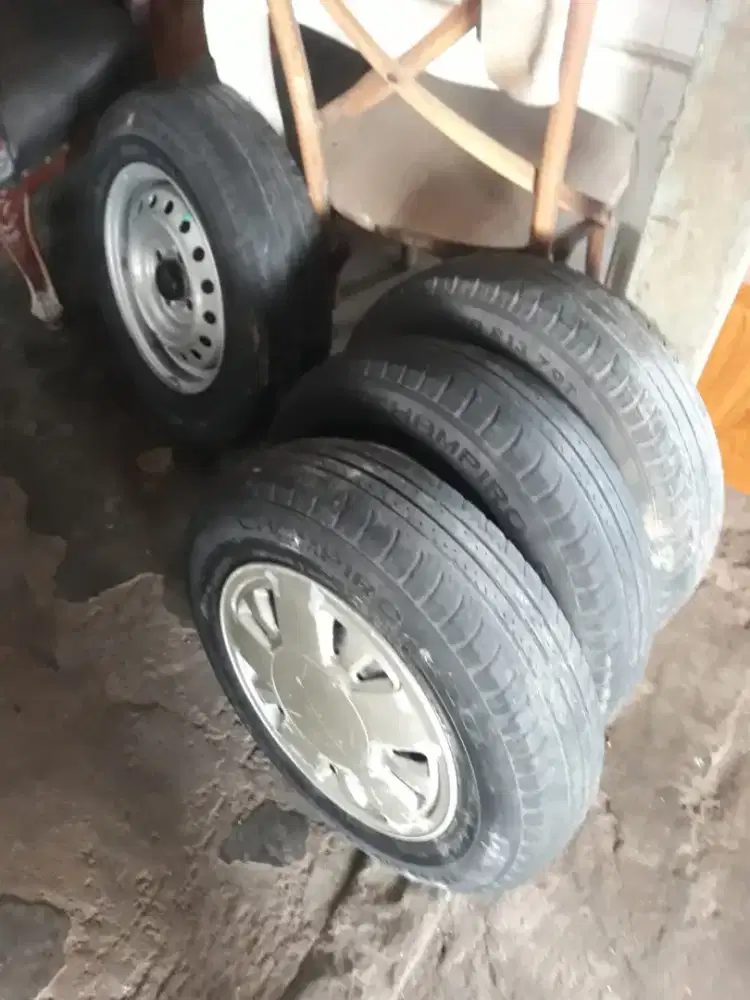 velg R13 PCD 4 x 100 dan ban champiro155 x 80 exsigra R14,, ban 2021