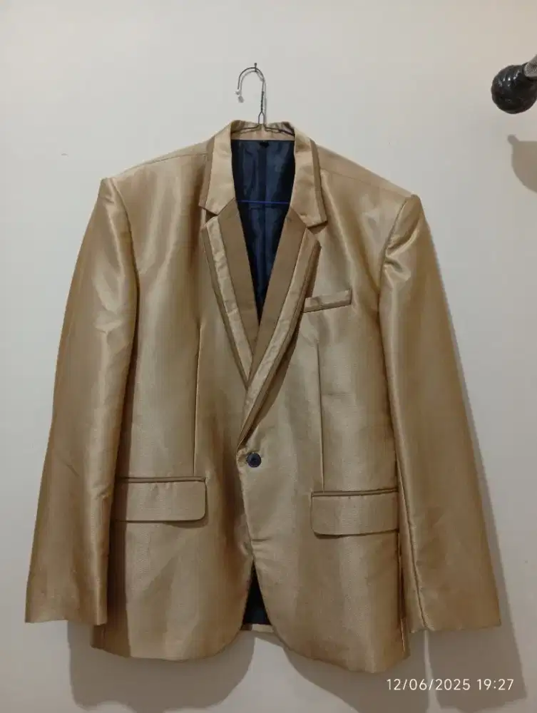 Setelan Jas Celana Ukuran L Warna Gold