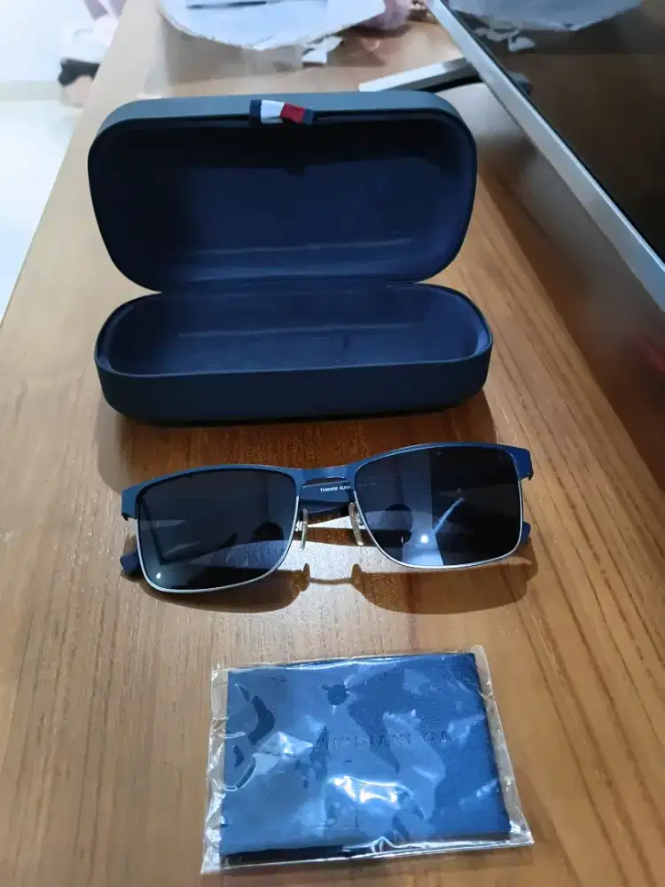Kacamata Tommy Hilfiger Pria