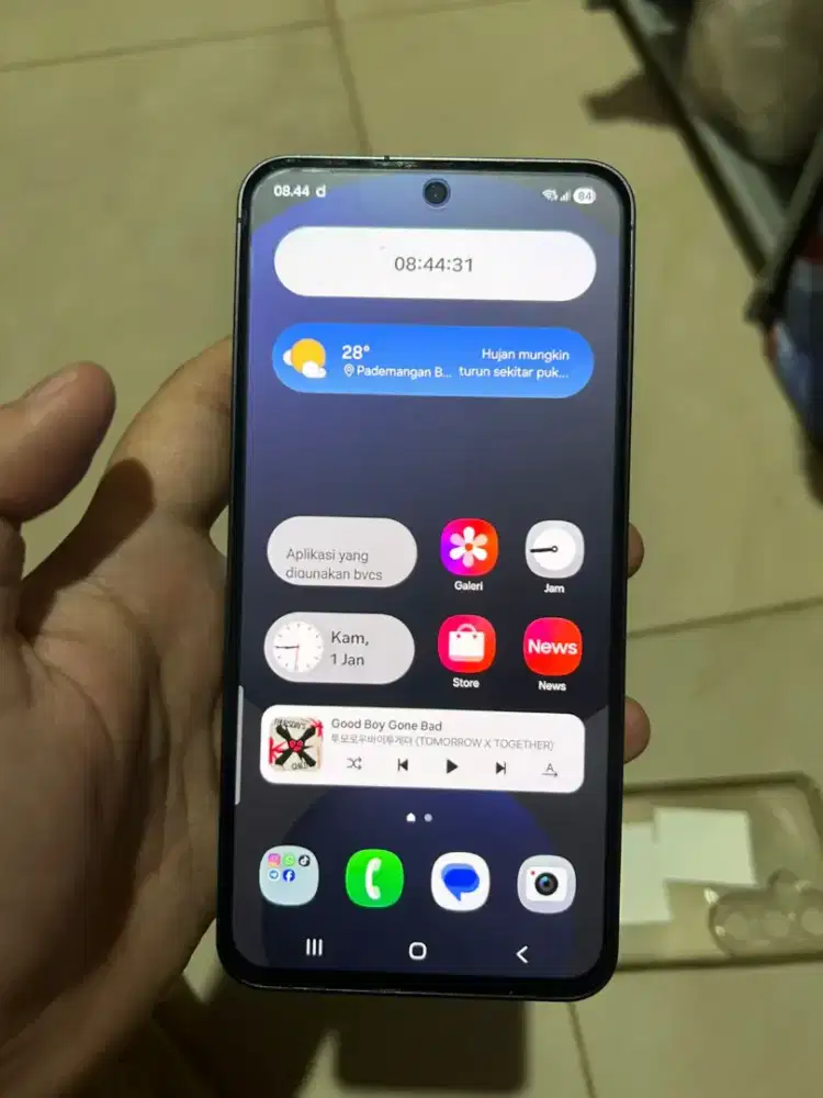 Samsung S24FE 8/ 256