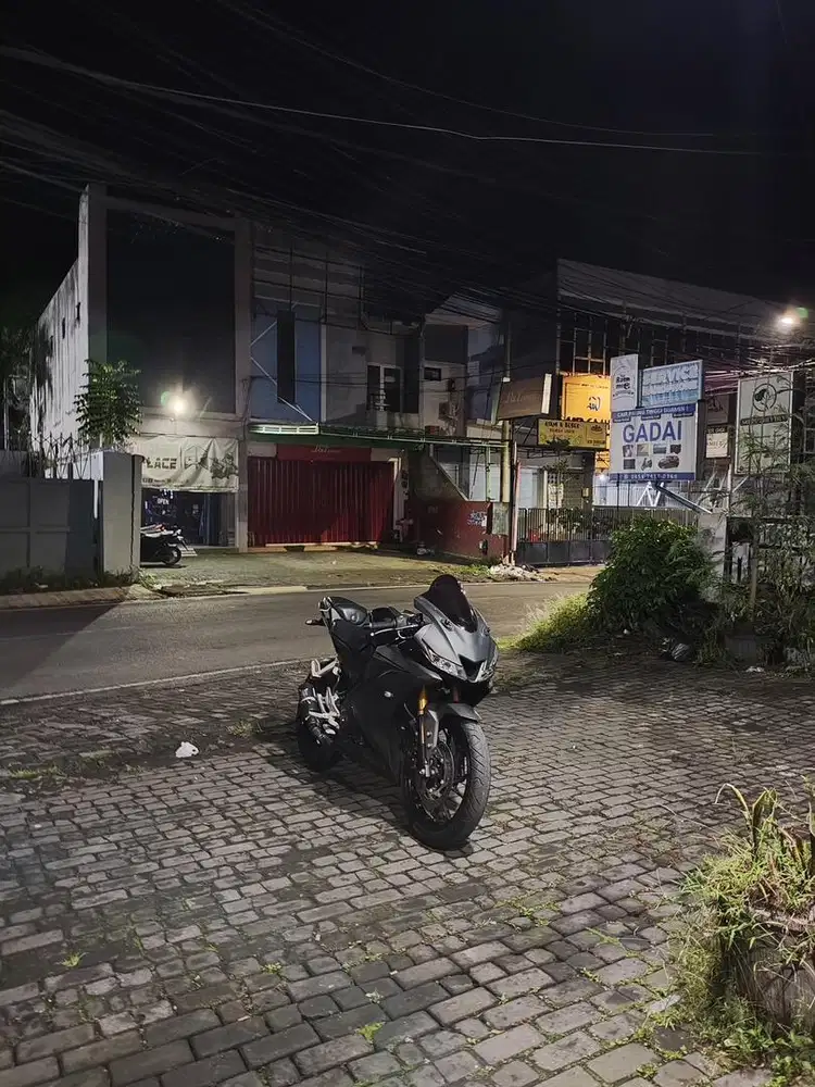 Yamaha R15 V3 2021 black