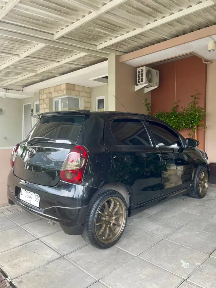 Toyota Etios Valco 2015 Bensin