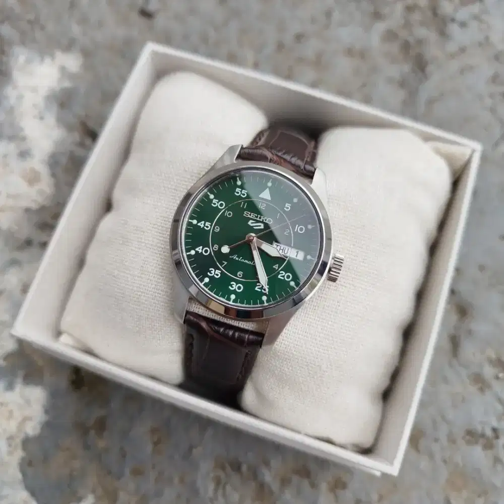 Jam Tangan Seiko 5 Sports SRPJ89K1 Green Dial Military