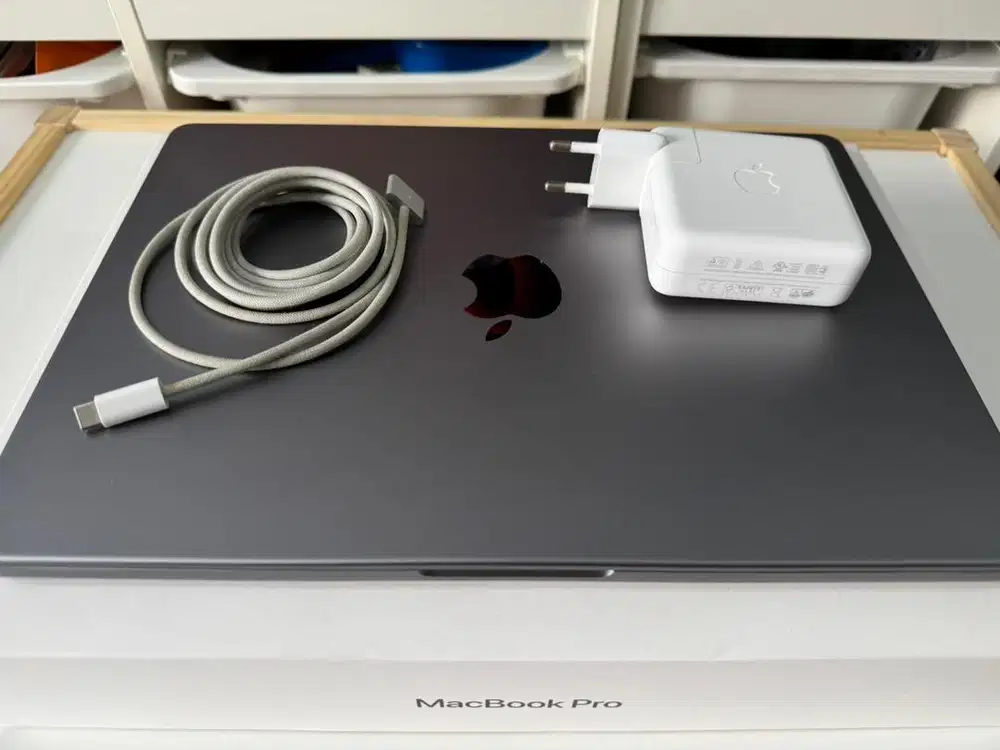 Macbook Pro M1 Pro 14inch 2021 EX iBox