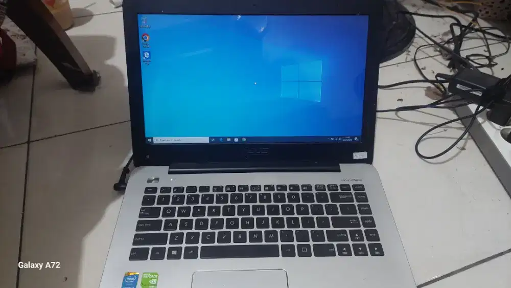 Laptop asus 4GB RAM 500GB  win 10