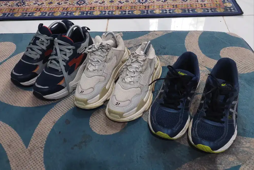 Borongang sepatu second