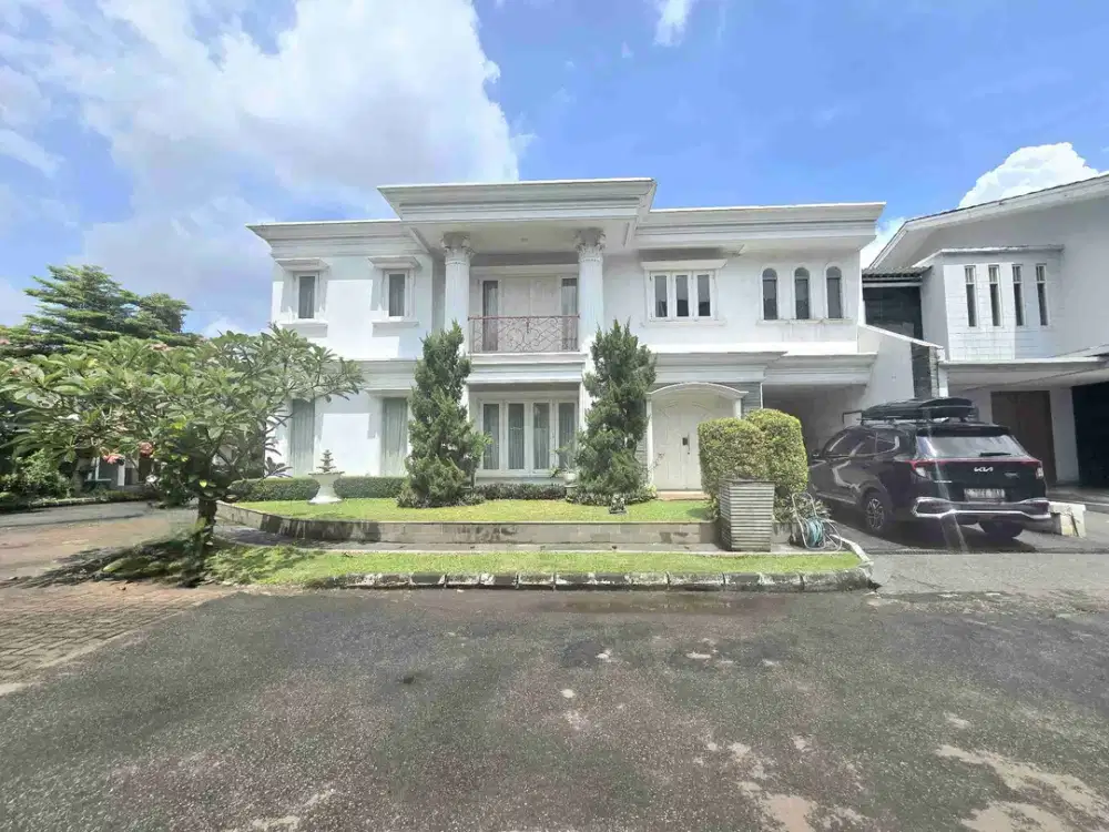 rumah hoek dengan kolam renang sektor 8 bintaro jaya