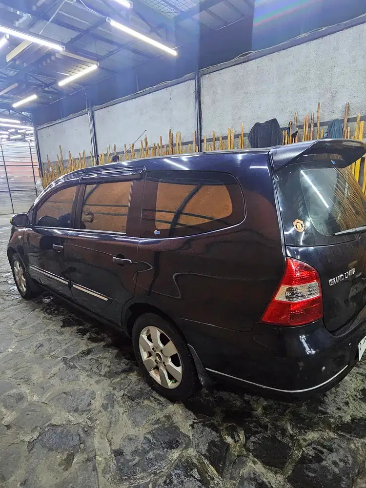 Nissan Grand livina 2010 Bensin