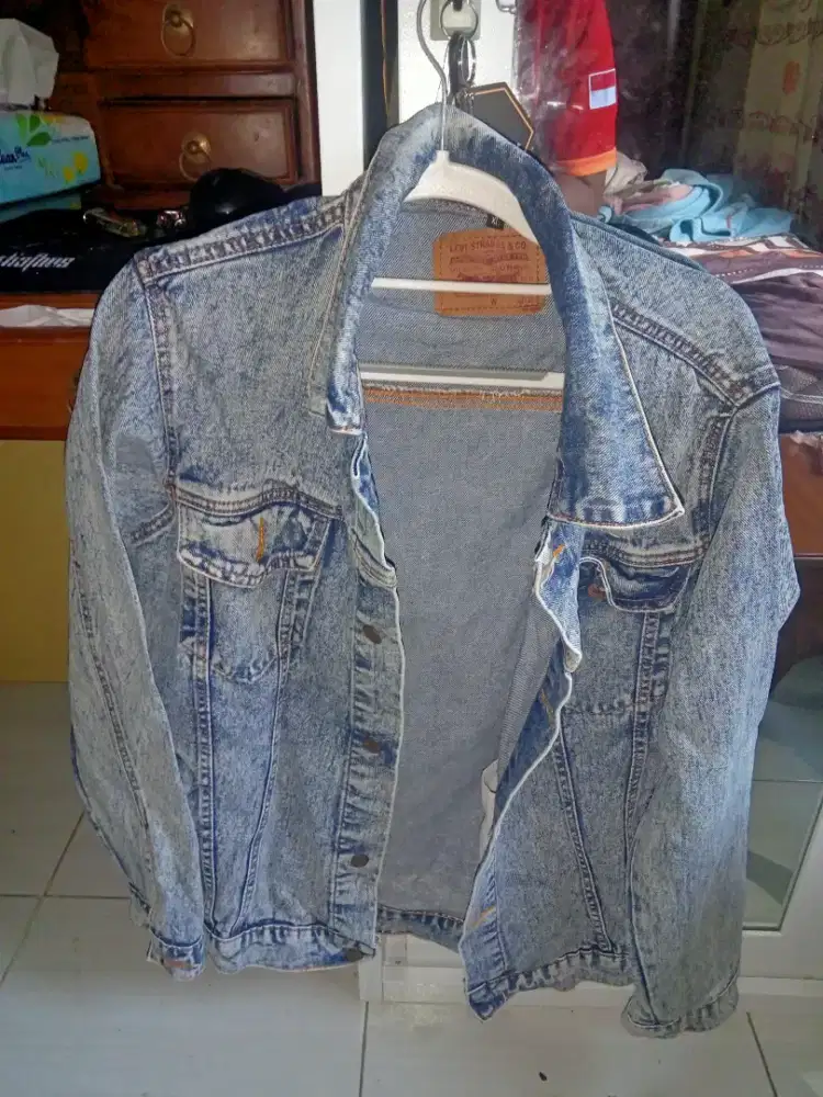 jualan jaket Levis