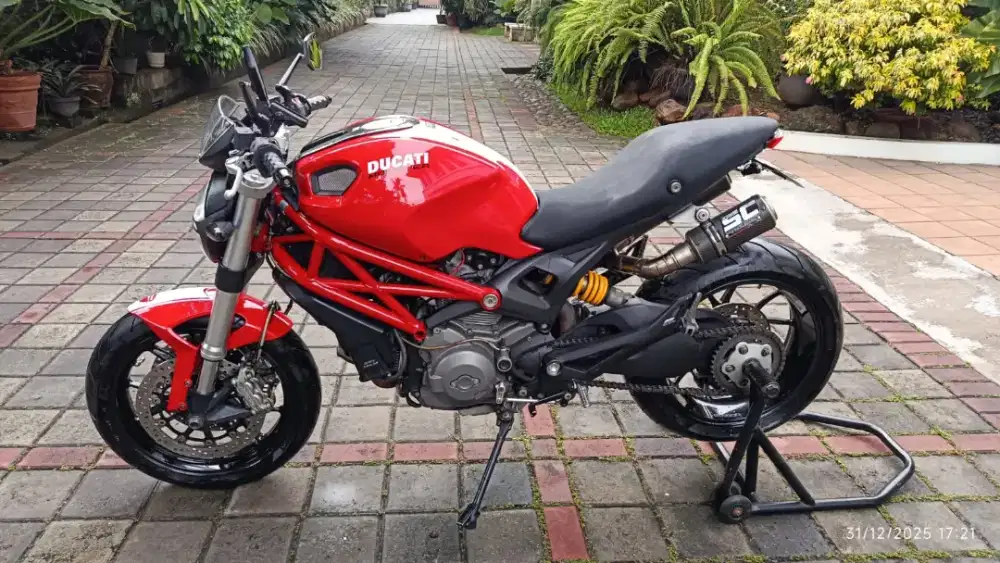 Ducati Monster 796