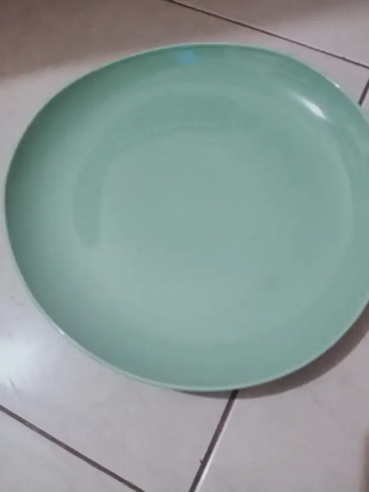 Piring kaca berat warna hijau