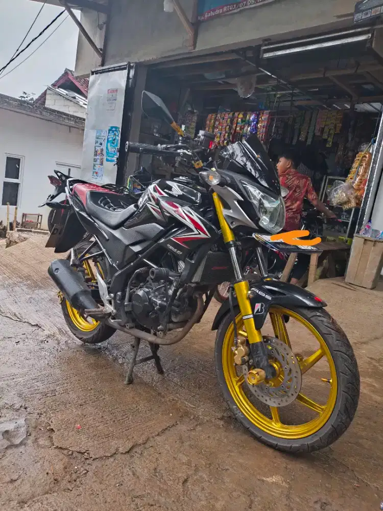 CB150R 2013 LENGKAP BEDAS