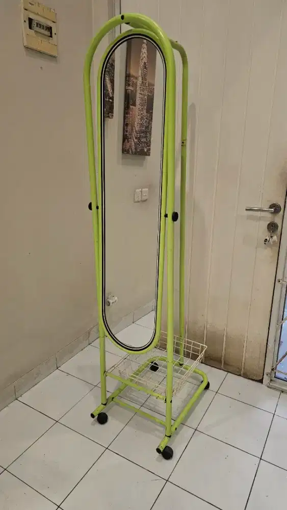Cermin Berdiri Full Body + Rak dan Roda