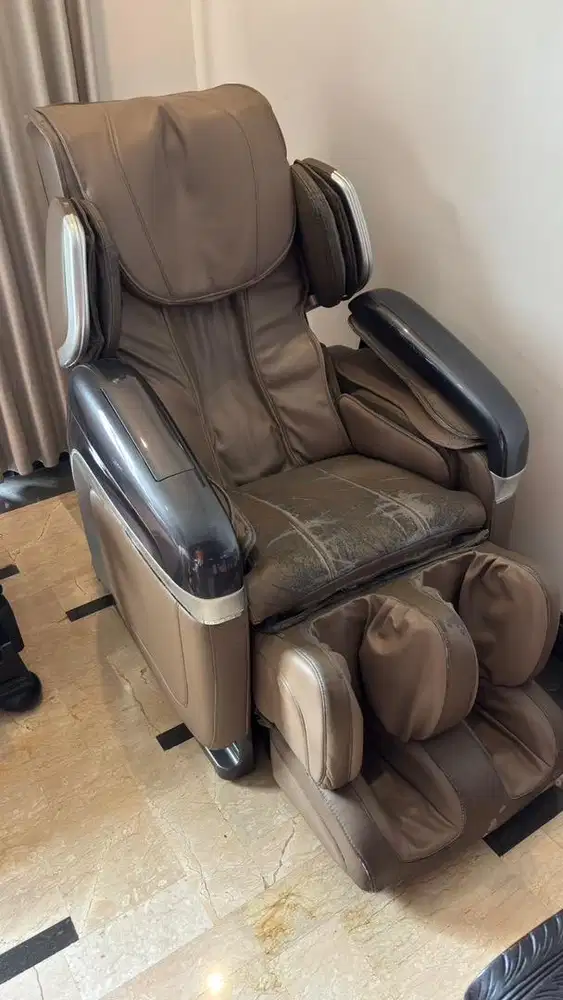 Kursi pijat ogawa smart sense