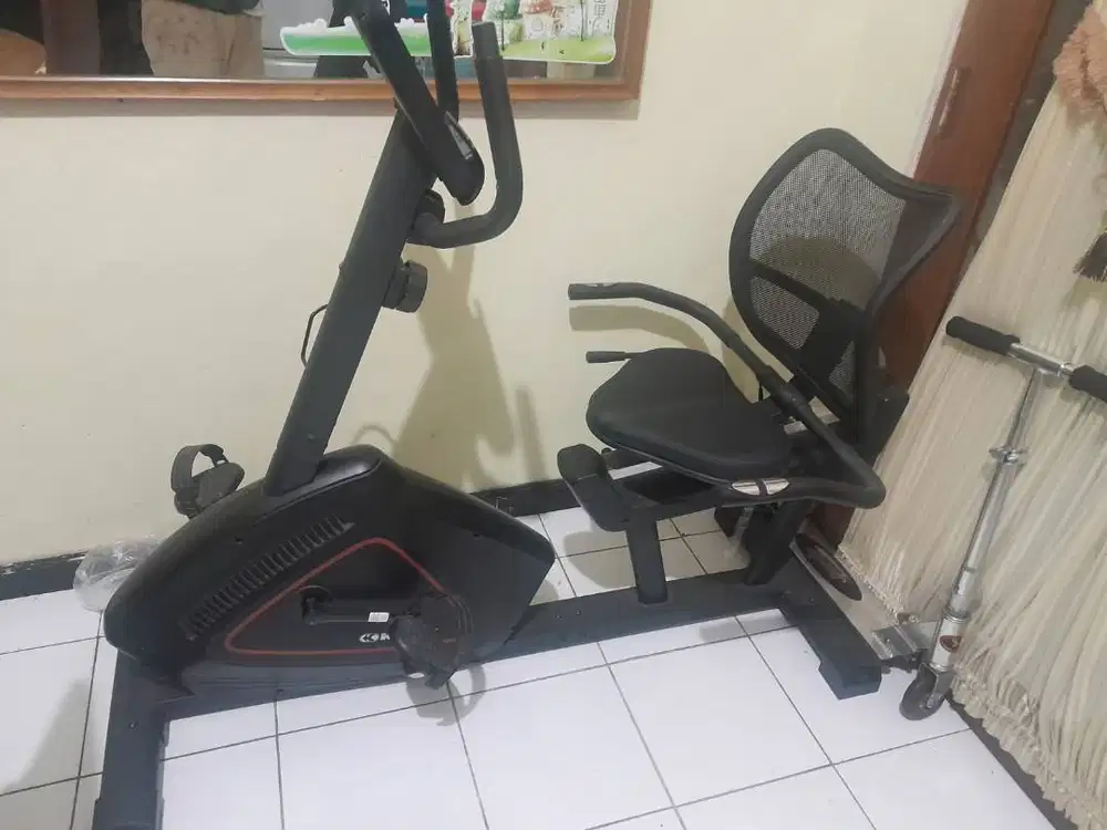 Sepeda Statis Recumbent KINETIC – Nyaman, Mulus, Siap Pakai