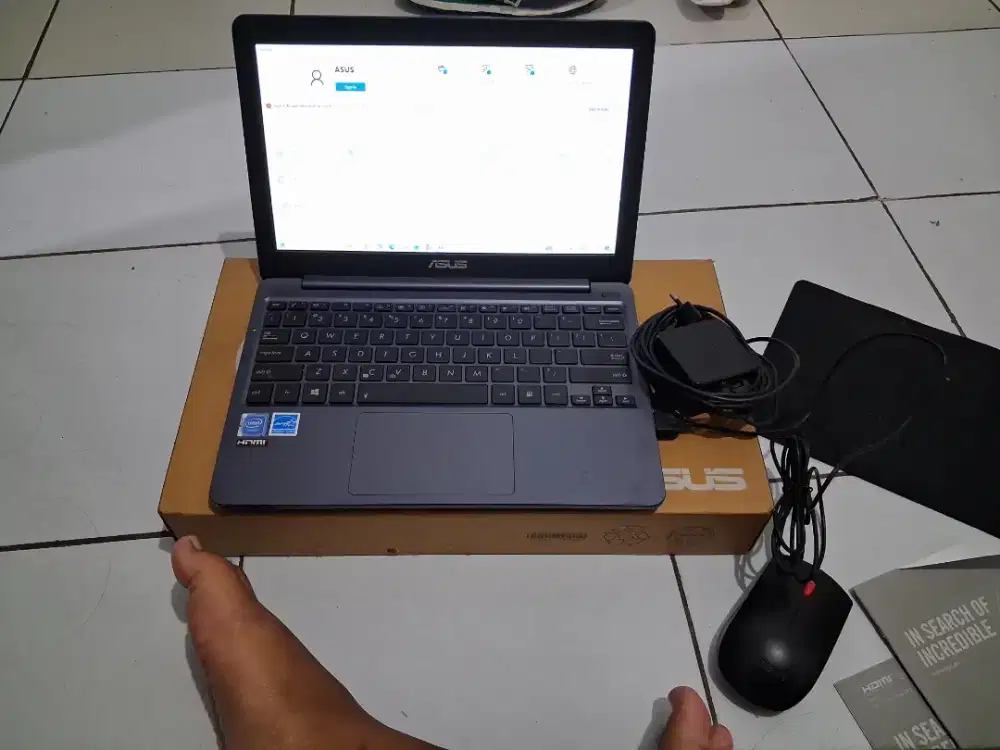 ASUS Vivobox E203NAH