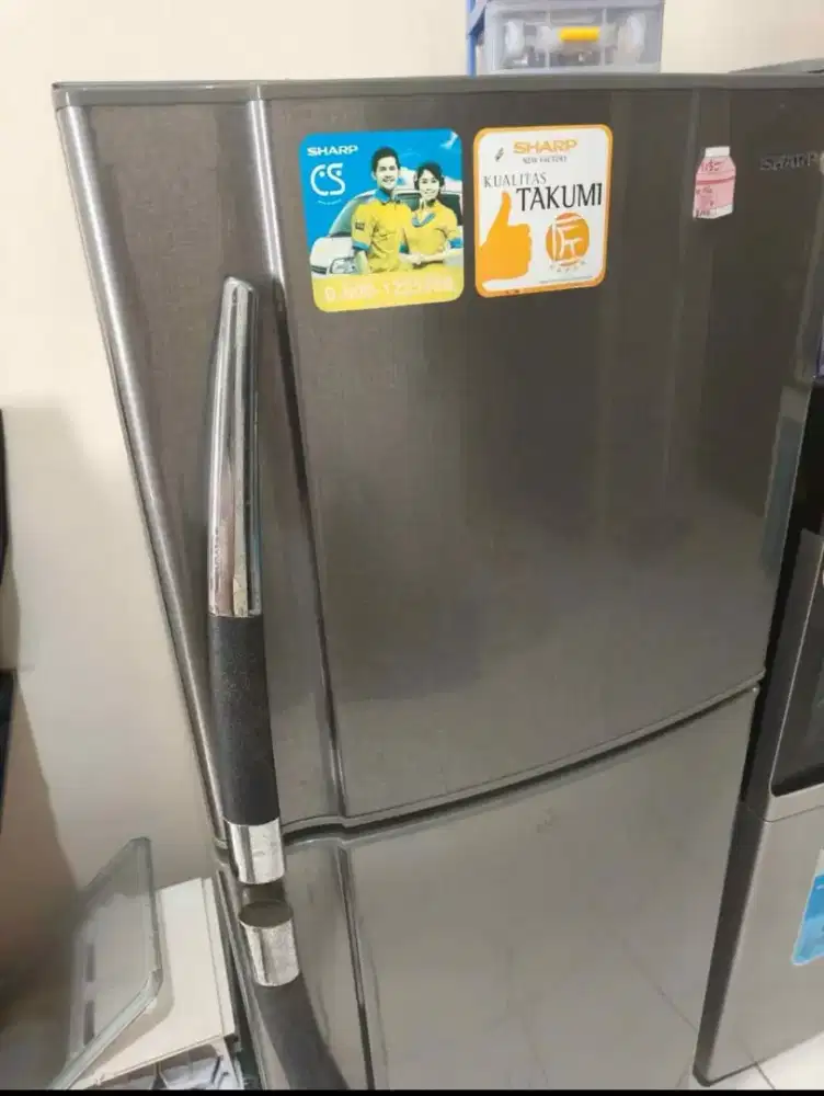 Kulkas sharp 2pintu