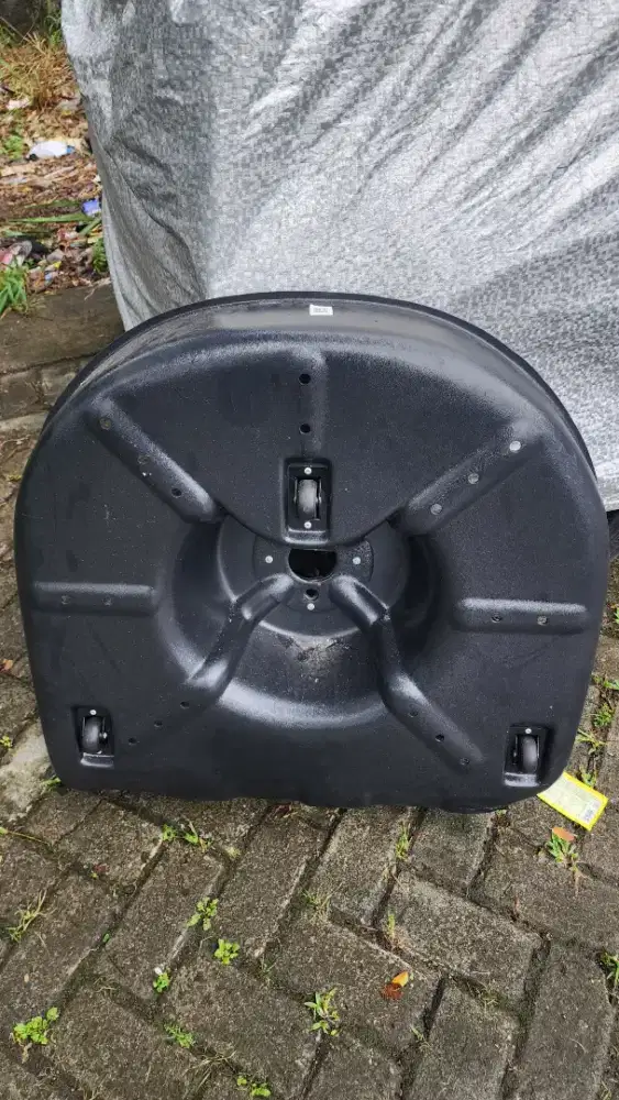 Penutup Ban Cadangan Innova Reborn