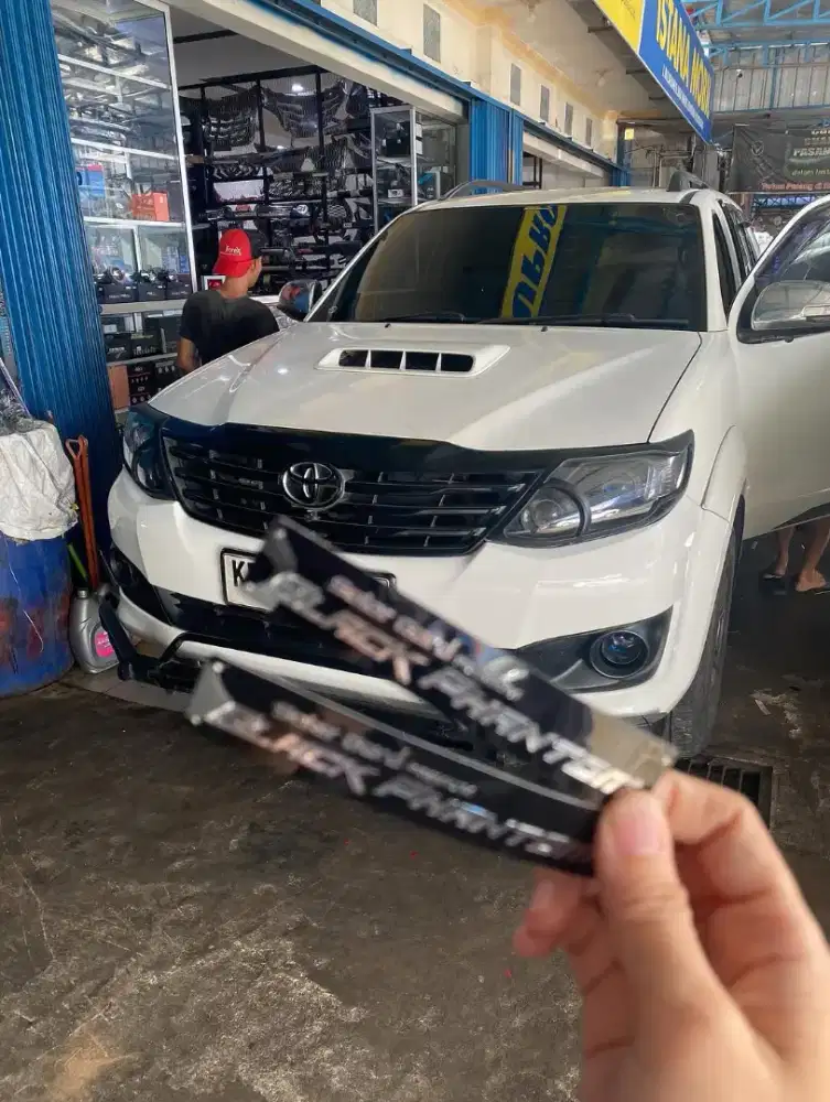 Kaca film black phantom