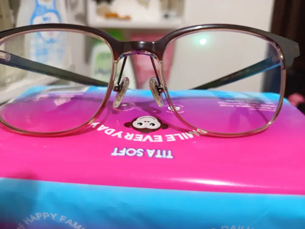 kacamata progresif slinder 0,75 kirikanan dan plus 1,50