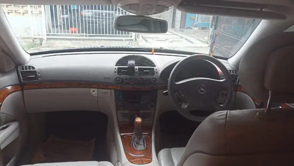 Mercedes-Benz W211 E240 2003 | Nyala Normal | AC Dingin