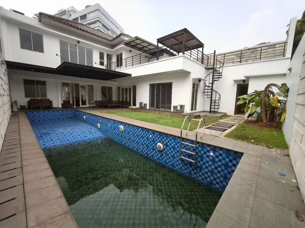 DIJUAL  Rumah Furnish dengan Swimming Pool Di Sutera Aruna ,Alam Sutera