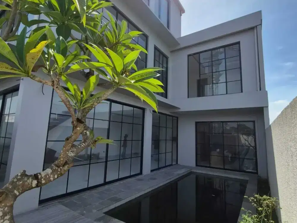 3 Bedroom Villa for sale in Batu Bolong, Bali
