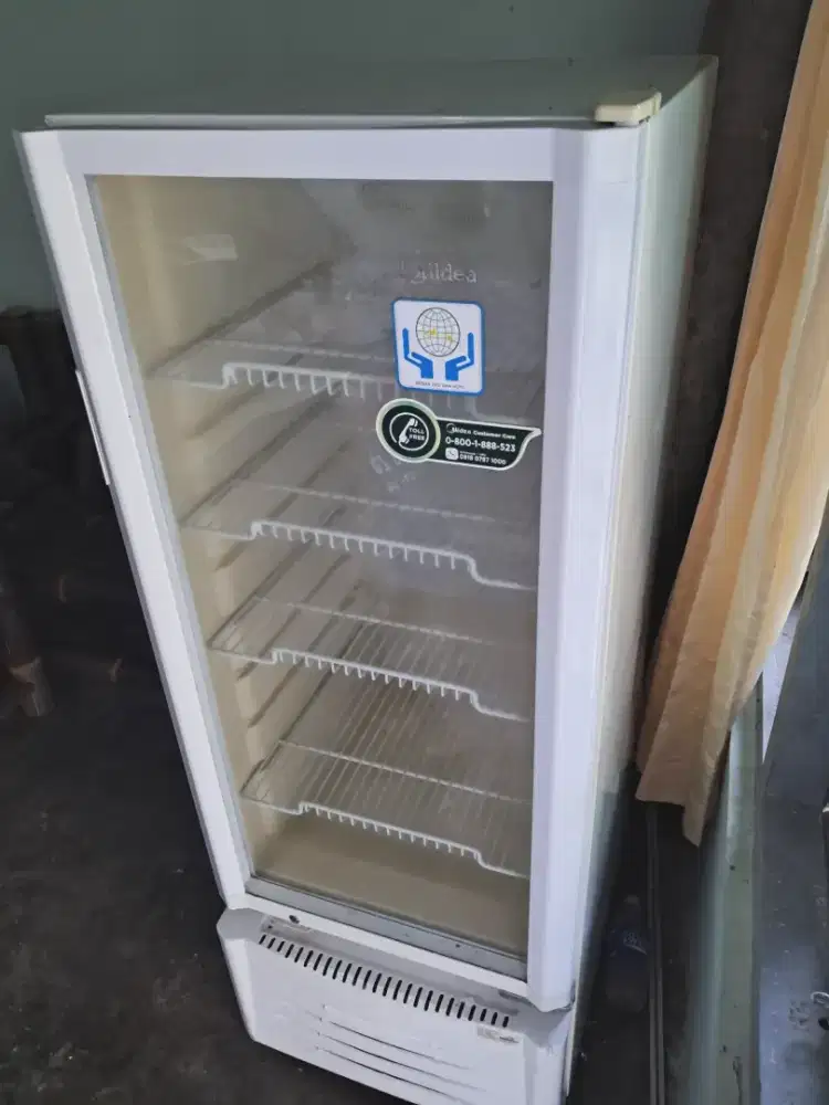 Showcase Midea 4 rak