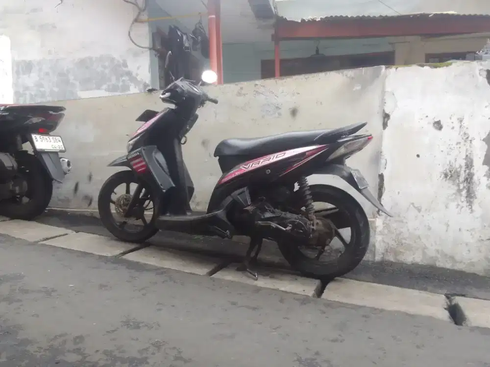 Di jual honda vario carbu thn2008