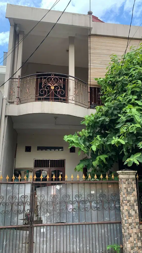 Jual Rumah Asri Bebas Banjir Rp 1,4 M di Jakarta Timur