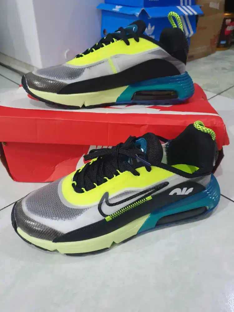 Nike 2090 sz 43