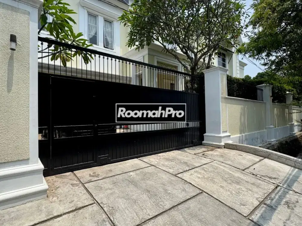 Rumah Mewah Secondary Desain Classic Colonial di Cipete Jakarta Selatan