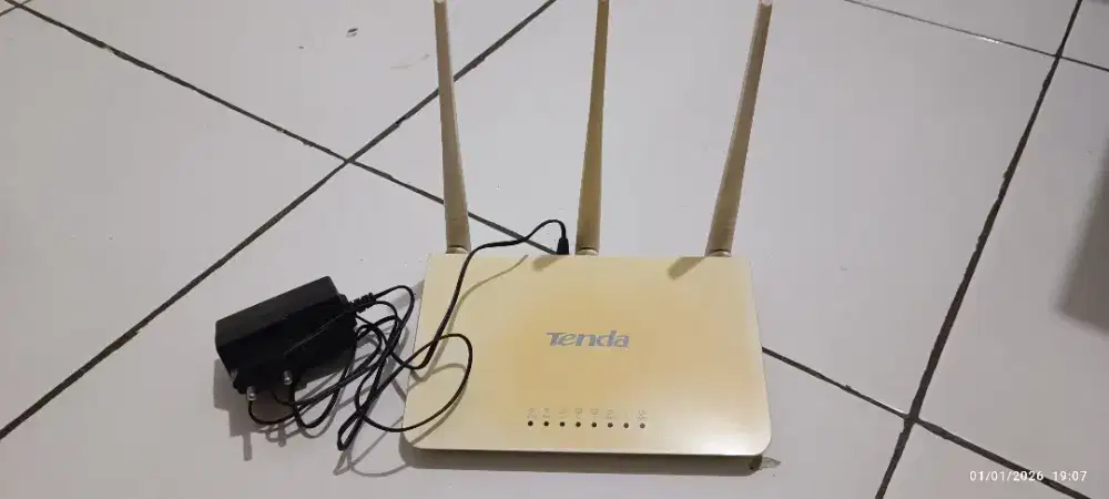 Router Wifi Wireless 3 Antena, Body masih terplastik