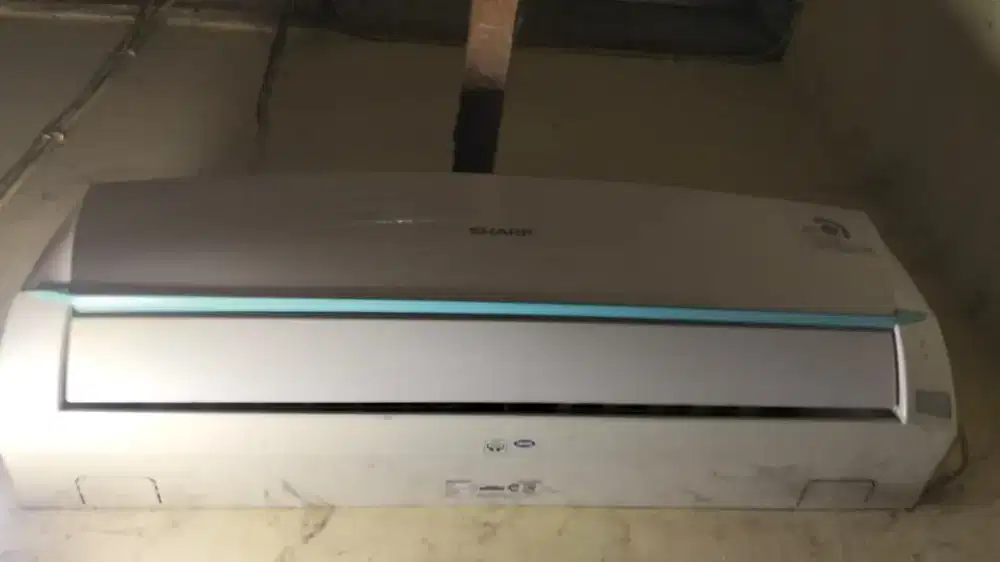 AC 1/2 pk merek sharp