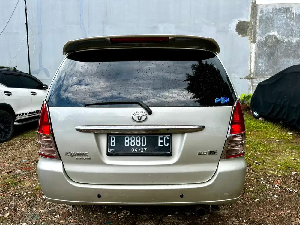 Toyota Kijang Innova 2005 Bensin