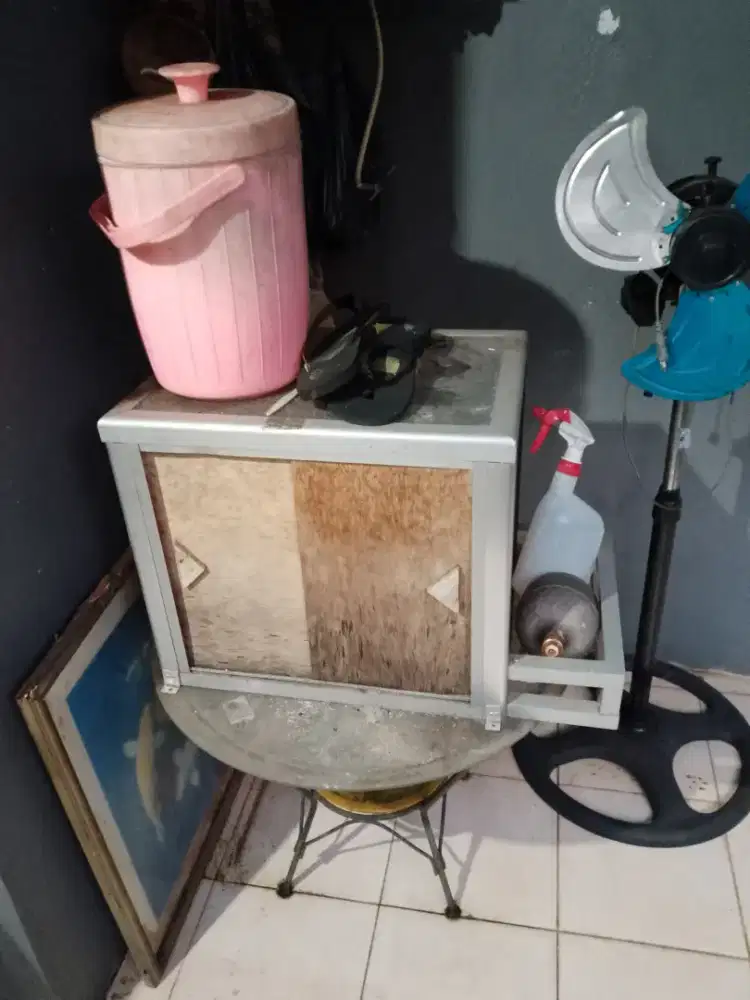 FOR SALE 1 UNIT ETALASE ALMUNIUM KACA