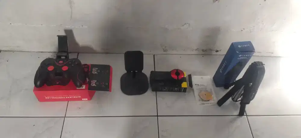 Aksesoris HP dan gamepad bluetooth