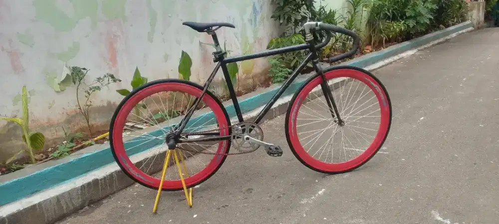 SEPEDA FIXIE BLACK