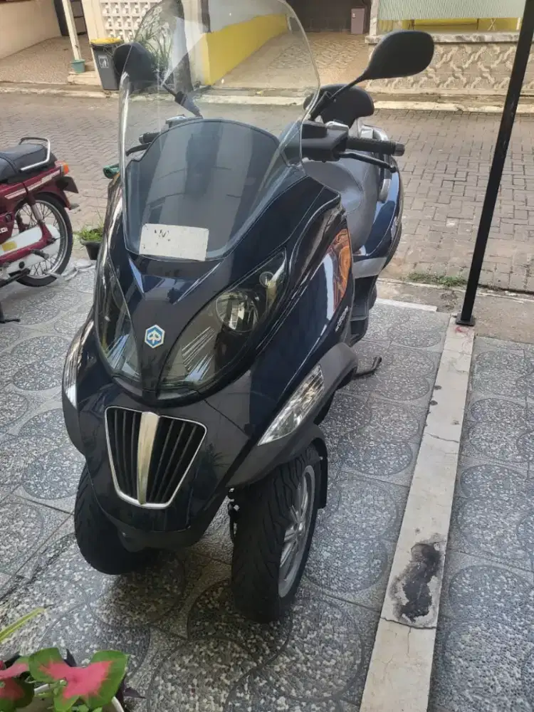 Piaggio mp3 tahun 2011