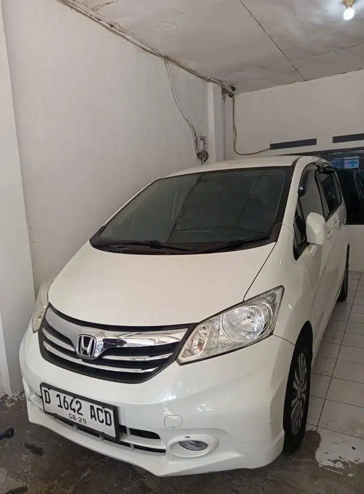Honda freed psd automatic 2013