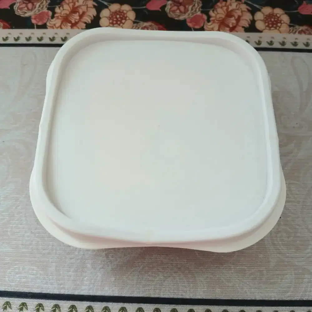 Kotak box wadah plastik serbaguna 440ml, bekas