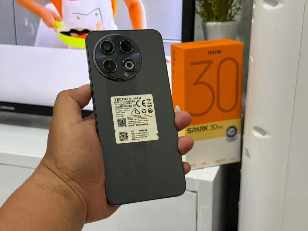 Tecno spark 30 pro transformers 8/128gb mulus 1000% seperti baru
